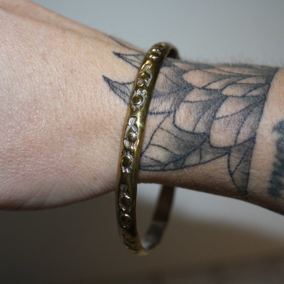 Beautiful Vintage gold bangle bracelet with sun and tribal stamps 7" - Picture 2 of 4